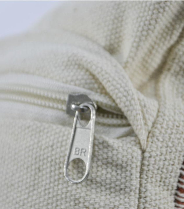 Capa de Almofada Retangular Realce Santa Luzia: Elegância Sustentável para seu Sofá