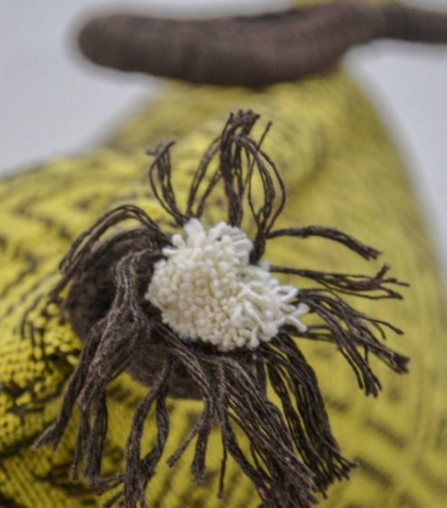 Capa de Almofada Girassol Reciclada: Decoração Sustentável Artesanal para Seu Lar