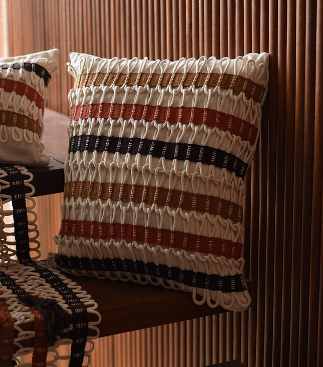 Capa de Almofada Corrente Santa Luzia 50x50cm Algodão Reciclado Trançado Manual Design Moderno