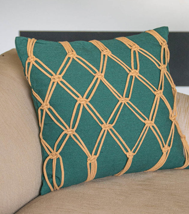 Capa de Almofada Macramê Artesanal Sustentável, Verde Musgo, Algodão Reciclado, Zíper Invisível