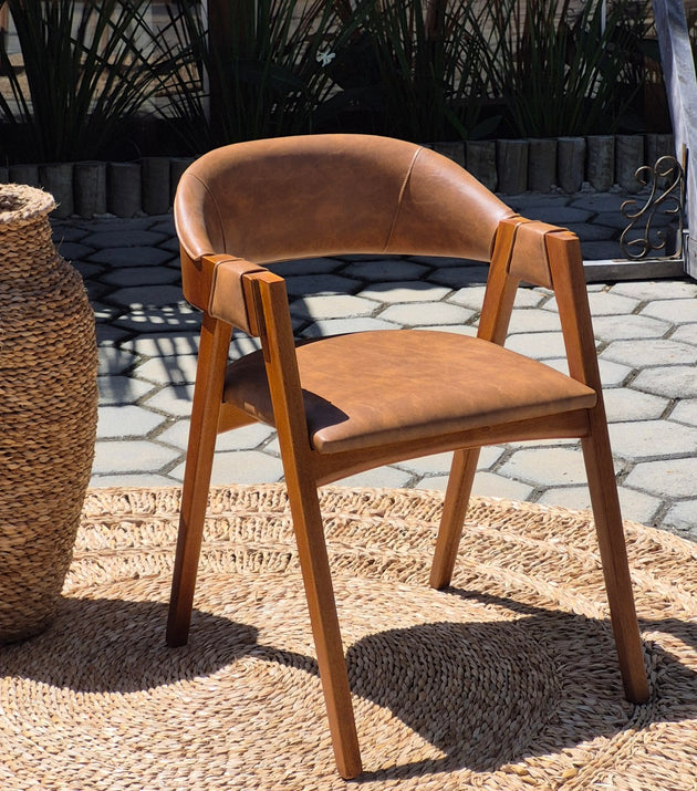 Cadeira - Couro Legítimo