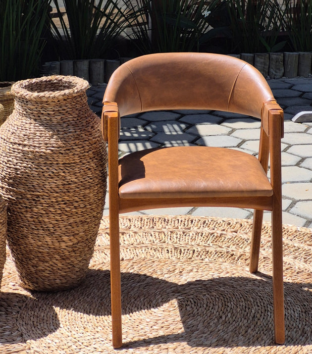 Cadeira - Couro Legítimo