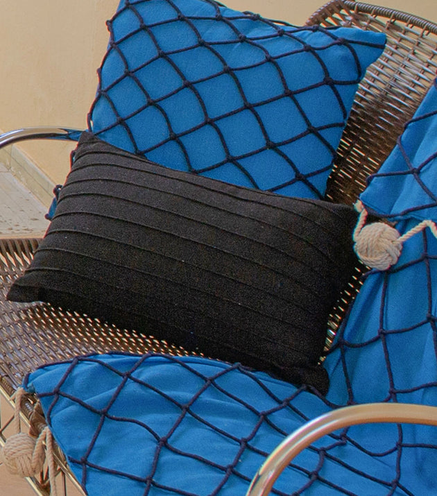 Capa de Almofada Retangular Drapeada Preta Ecológica para Decoração de Casa