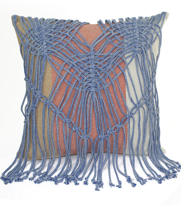 Capa de Almofada Terra-Céu Trama Macramê Artesanal Azul Tons Terrosos Algodão Poliéster