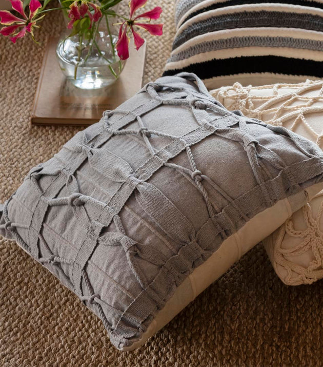 Capa de Almofada Mangue Artesanal 50x50cm: Toque Natural e Conforto Único