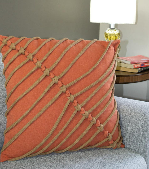 Capa de Almofada Nó Invertido Artesanal Caramelo 50x50cm Algodão Poliéster Decoração