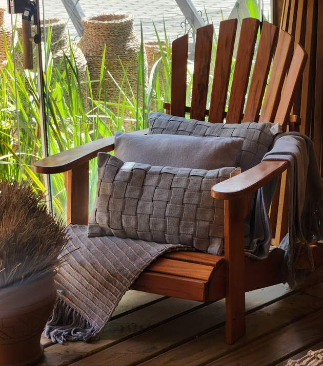 Cadeira Modelo Pavão Peroba Rosa.