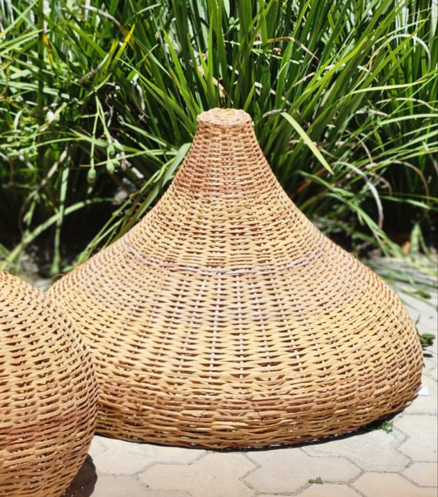 Luminária Gota Gigante 60 x 75 cm em Cipó Raspado