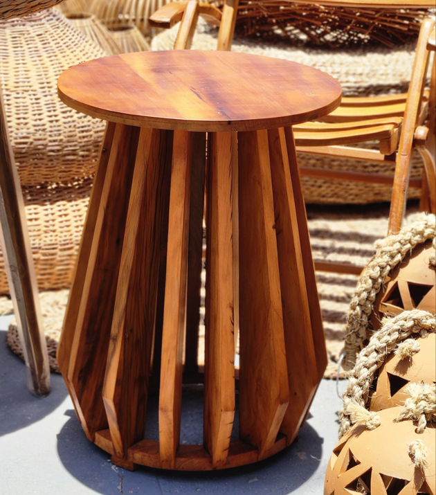 Mesa de Canto Alta Madeira.