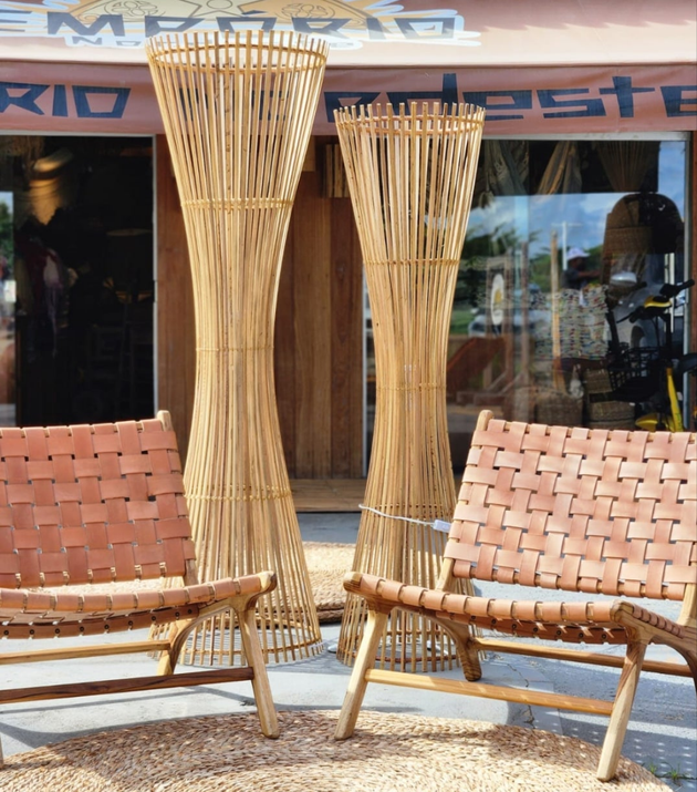 Luminária abajur de Chão em Tala de Dendê.