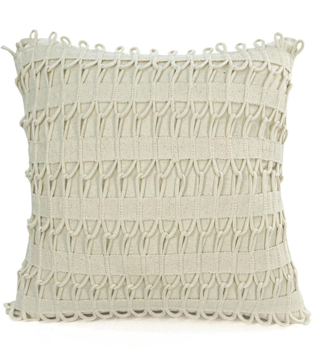 Capa de Almofada Corrente Santa Luzia: Toque Artesanal e Sustentável para Seu Lar