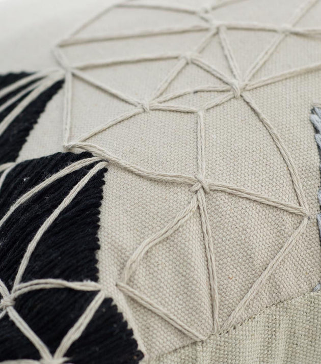 Capa de Almofada Harmonia Santa Luzia: Conforto Decorativo, Equilíbrio de Cores e Texturas