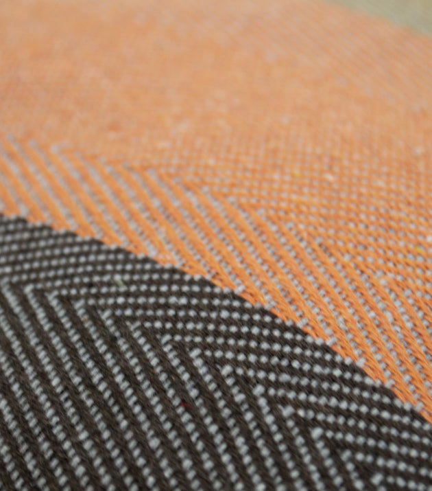 Capa de Almofada Decorativa Terra Céu: Conforto Artesanal para seu Lar