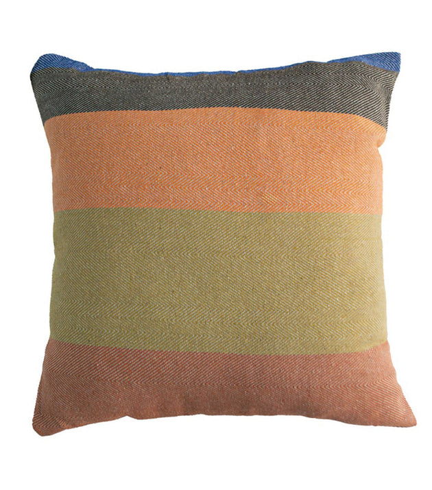 Capa de Almofada Decorativa Terra Céu: Conforto Artesanal para seu Lar