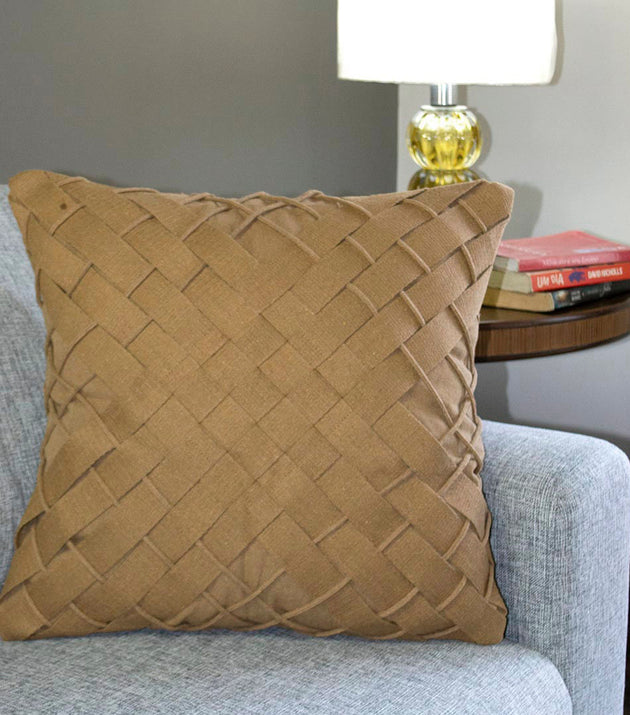 Capa de Almofada Trançado Diagonal Caramelo Santa Luzia - Elegância Artesanal Para Sofá