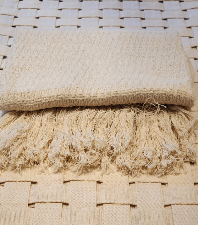 Manta Xale Favo de Mel Trabalhado Sofá. 140 x 160cm