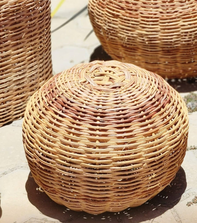 Luminária Globo 20 x 30 cm em Cipó Raspado