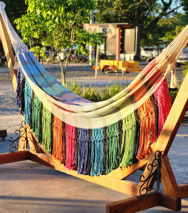 Rede Macramê Arco-íris.