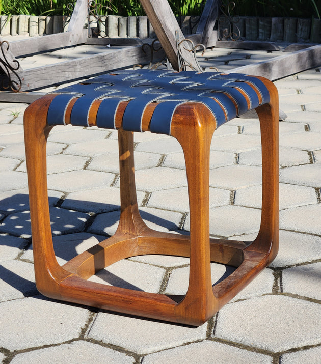 Banco Bungalow Couro Legítimo.