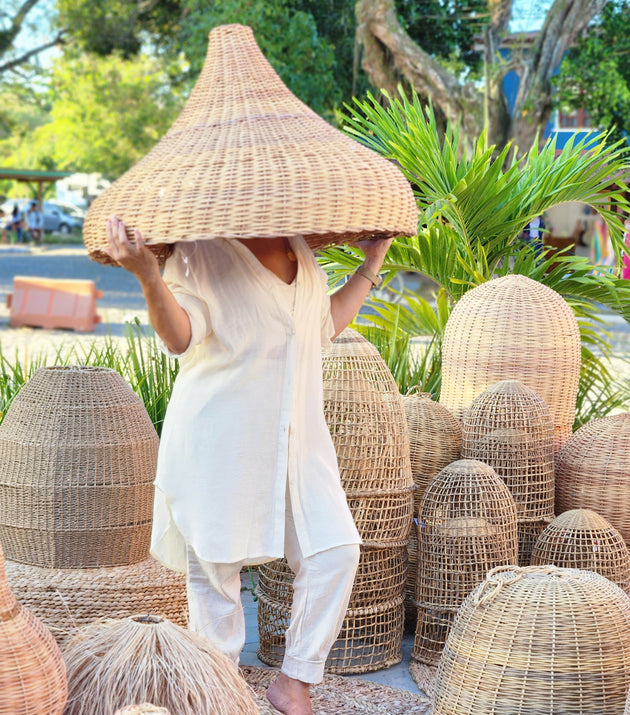 Luminária Gota Gigante 60 x 75 cm em Cipó Raspado