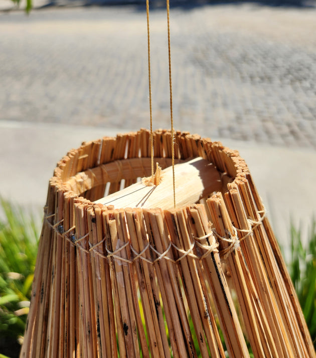 Luminária Cone Talisca de Coco.