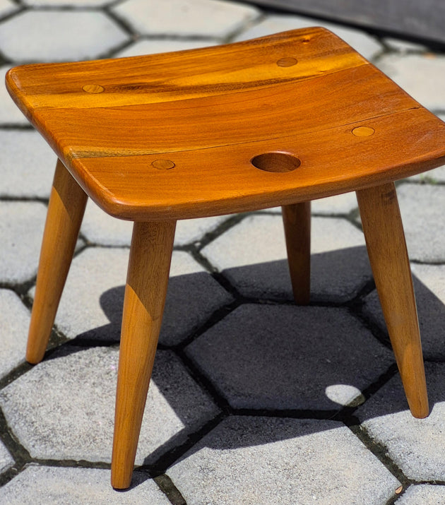 Banco Sergio Rodrigues quadrado.