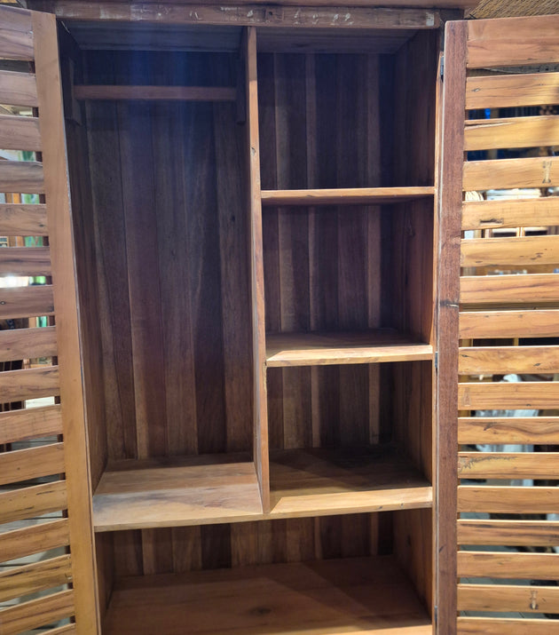 Guarda Roupa de Madeira Peroba.