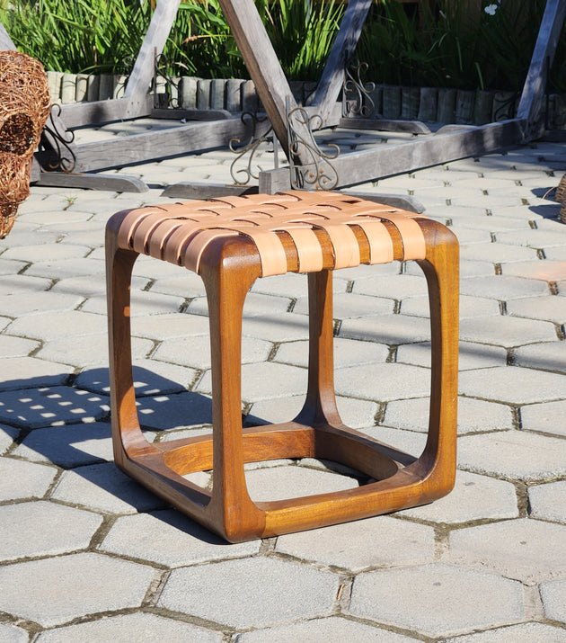 Banco Bungalow Couro Legítimo.