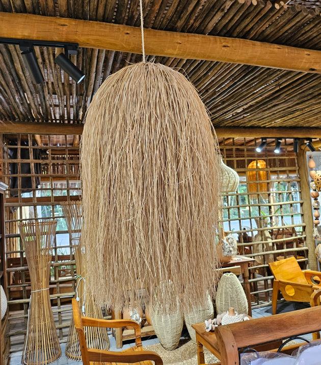 Luminária Cabeluda Palha da costa.