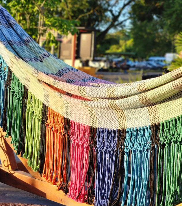 Rede Macramê Arco-íris.