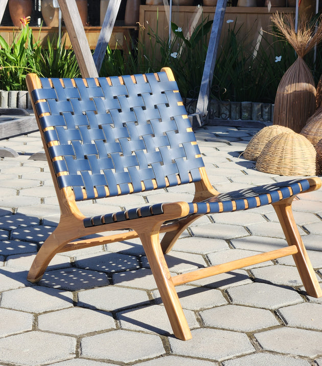 Poltrona Teca Couro Legítimo.