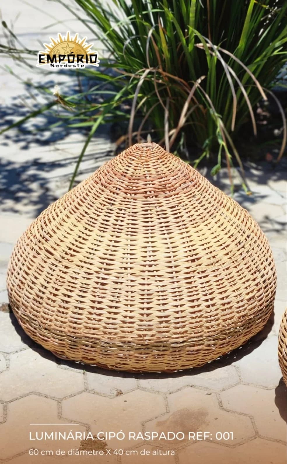 Luminária Concha 40 x 60 cm em Cipó Raspado