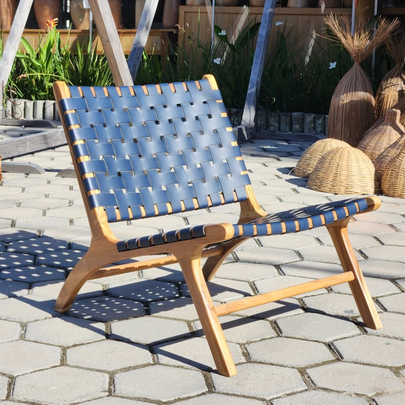 Poltrona Teca Couro Legítimo.