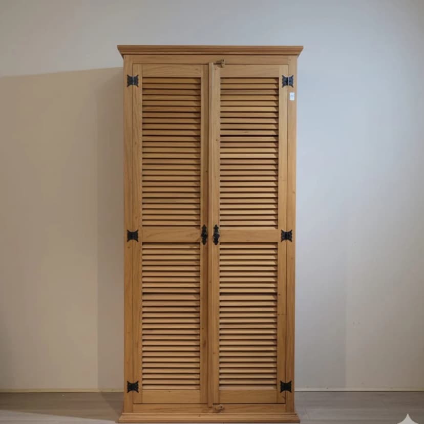 Armário/Guarda-roupa  Veneziana Madeira Peroba Rosa.