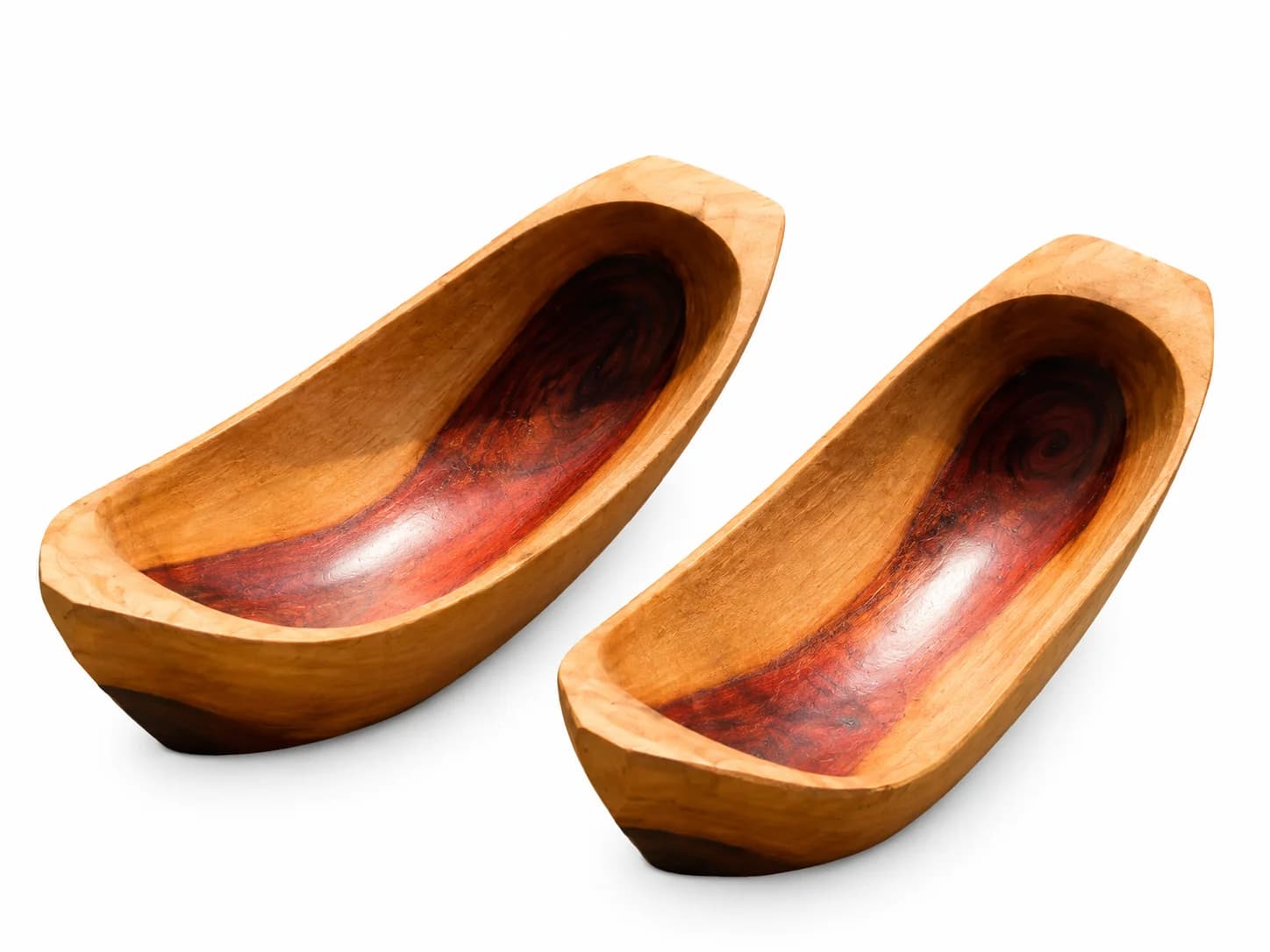 Duas Tigelas Canoas de Madeira Artesanal.png