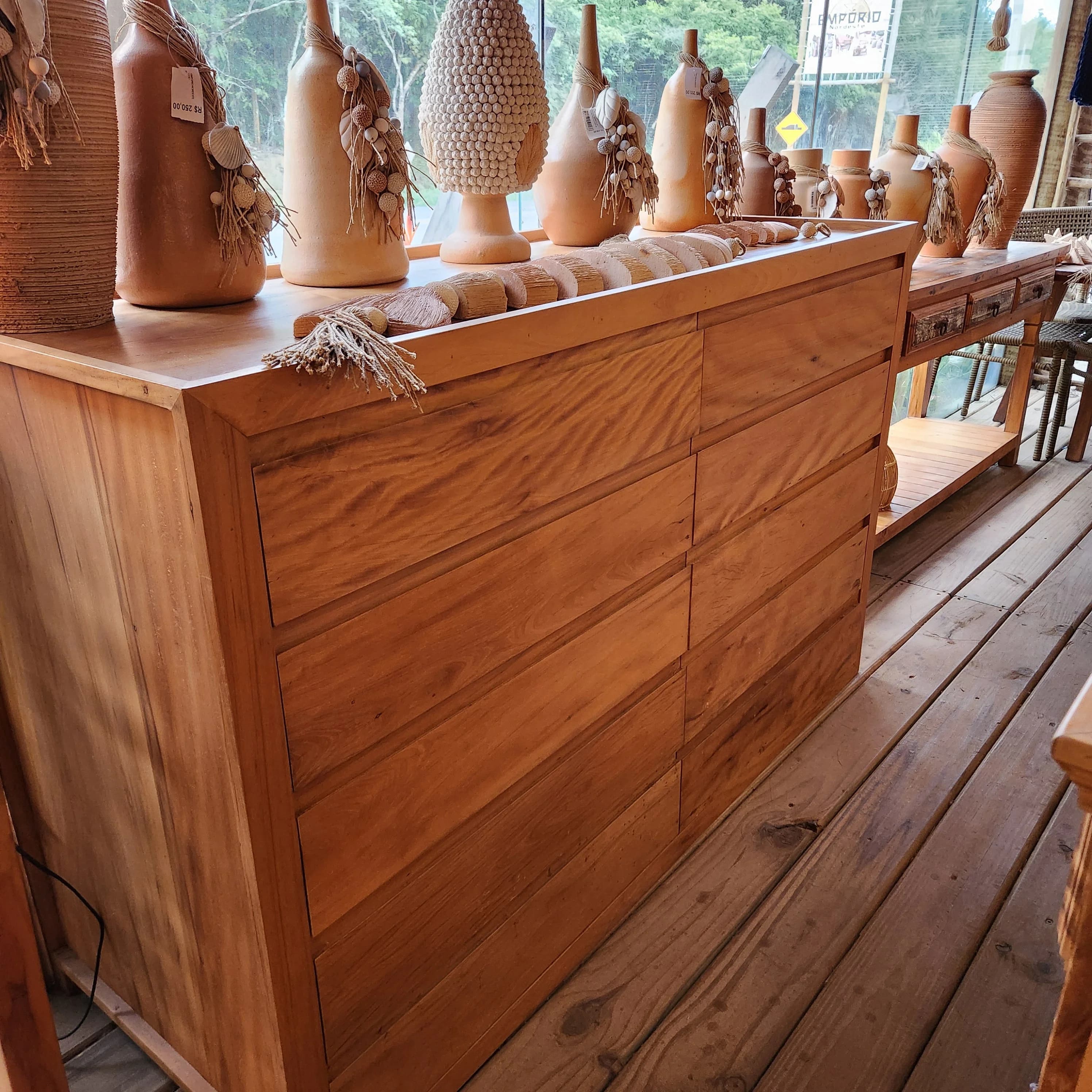 Cômoda 10 Gavetas Peroba Rosa.