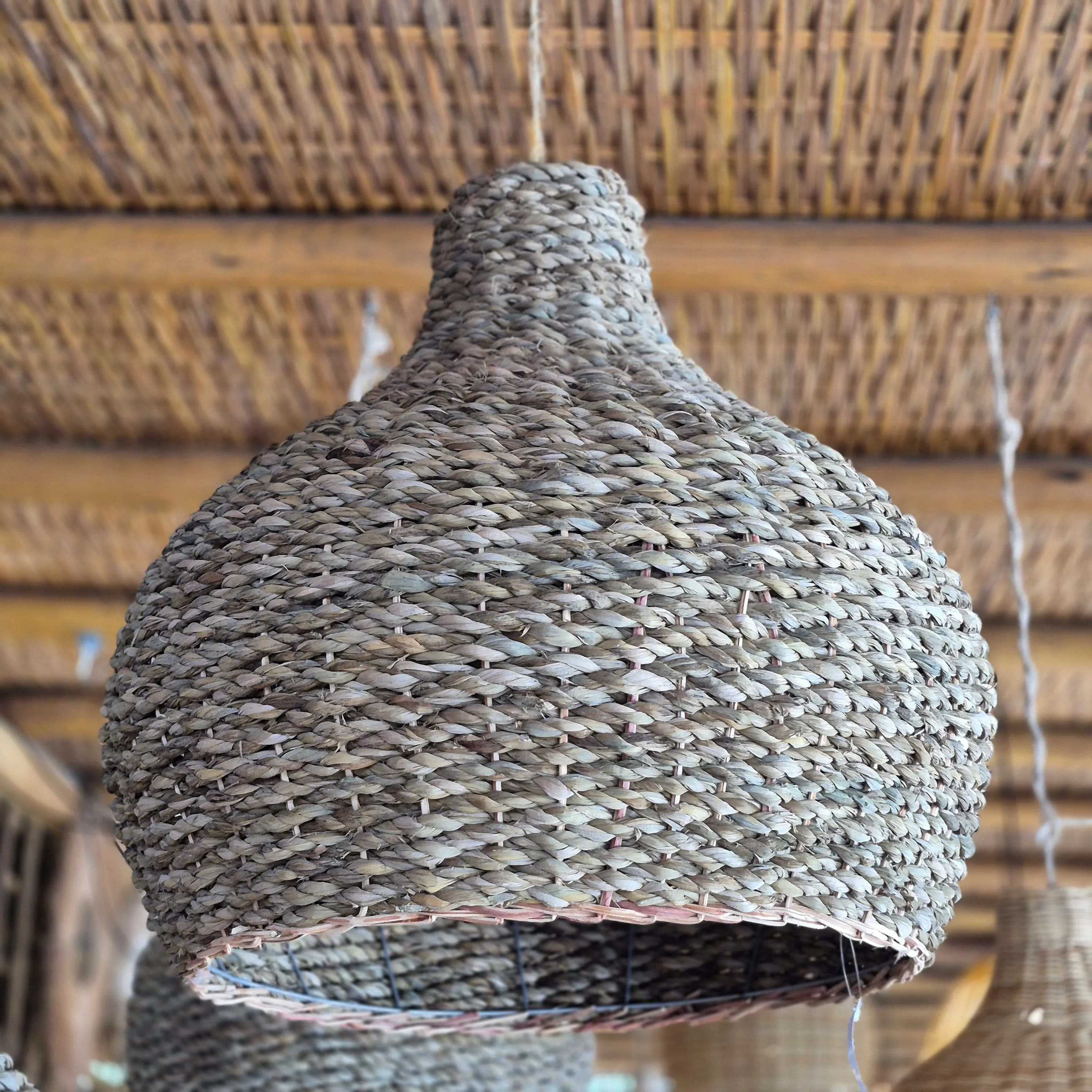 Luminária Gota em Corda de Taboa. P/M/G