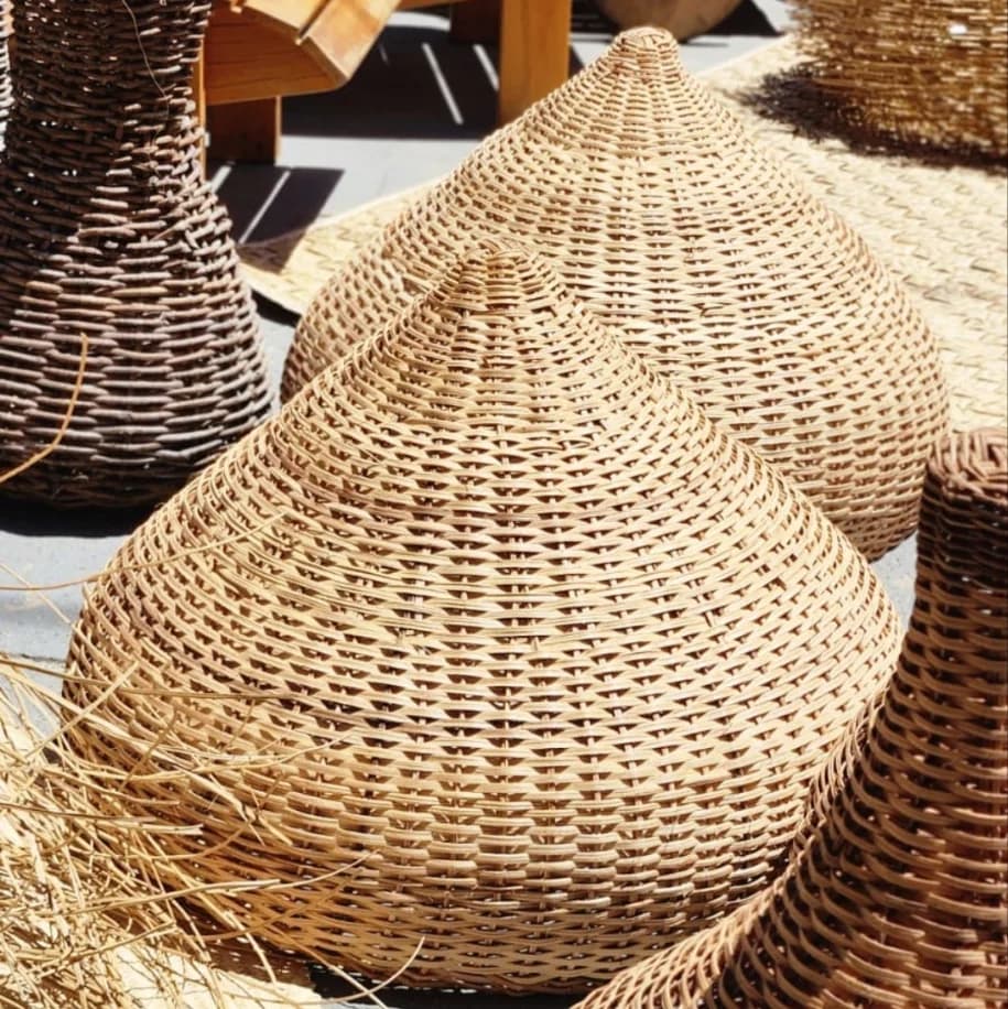 Luminária Concha 40 x 60 cm em Cipó Raspado