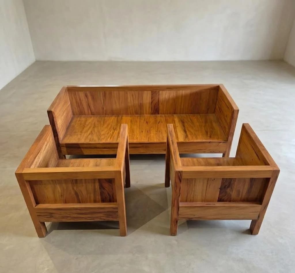 Conjunto 1 sofá e 2 poltronas - Peroba Rosa
