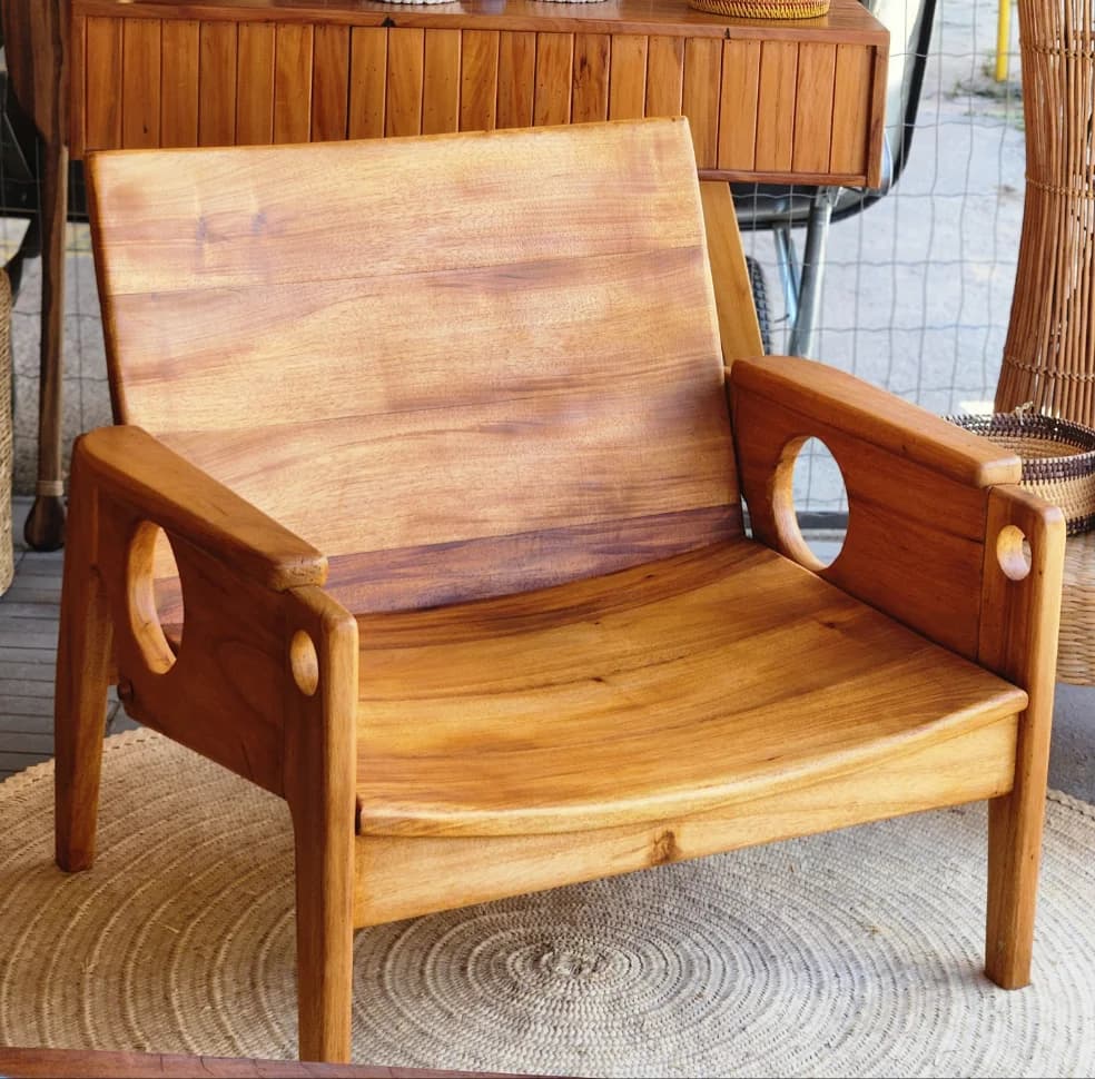 Poltrona São Paulo.