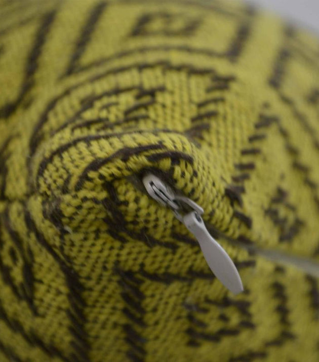 Capa de Almofada Girassol Reciclada: Decoração Sustentável Artesanal para Seu Lar