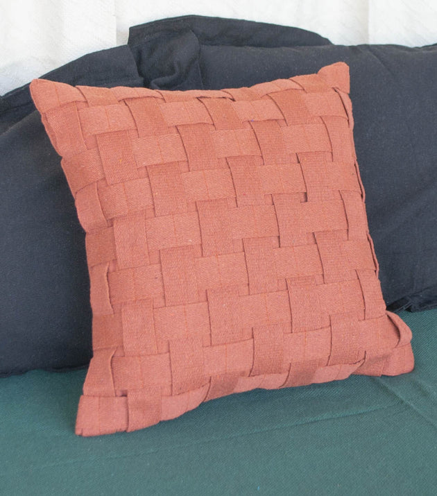 Capa de Almofada Trancê Artesanal: Decoração Sustentável, Algodão Reciclado, Conforto e Estilo