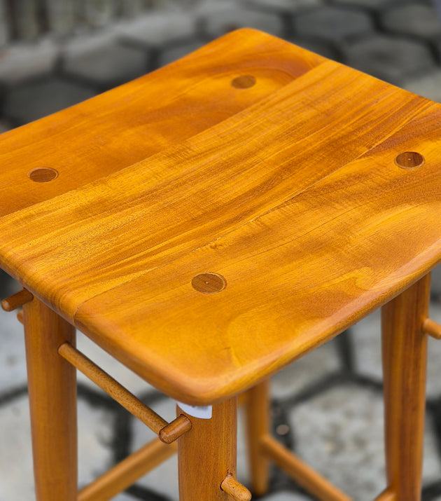 Banqueta coreana Madeira