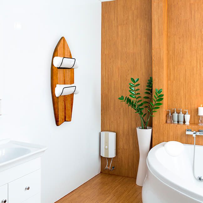Porta Toalhas Marchetada Prancha de Surf Artesanal Madeira Decoração Estilo Praiano