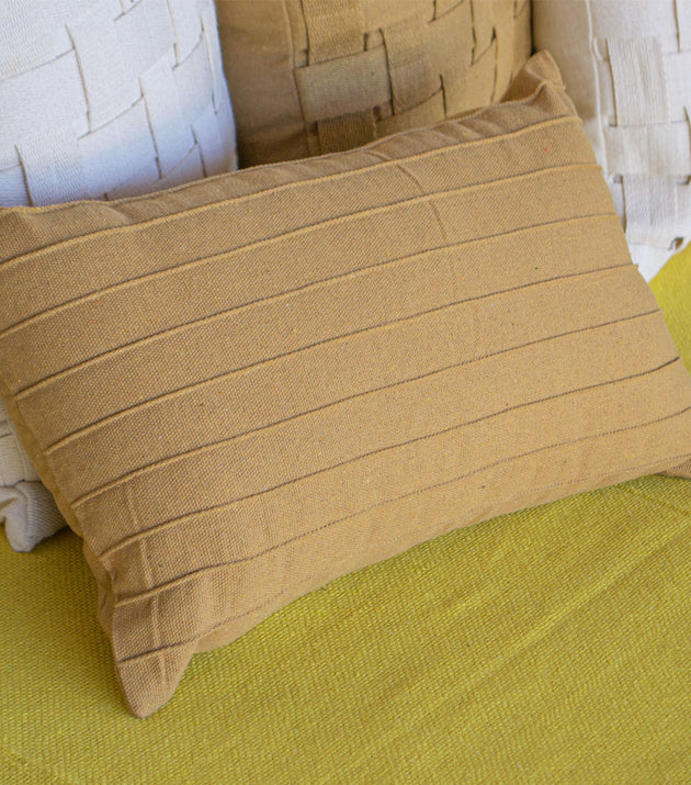 Capa de Almofada Retangular Drapeada Estreito Caramelo Santa Luzia Reciclada