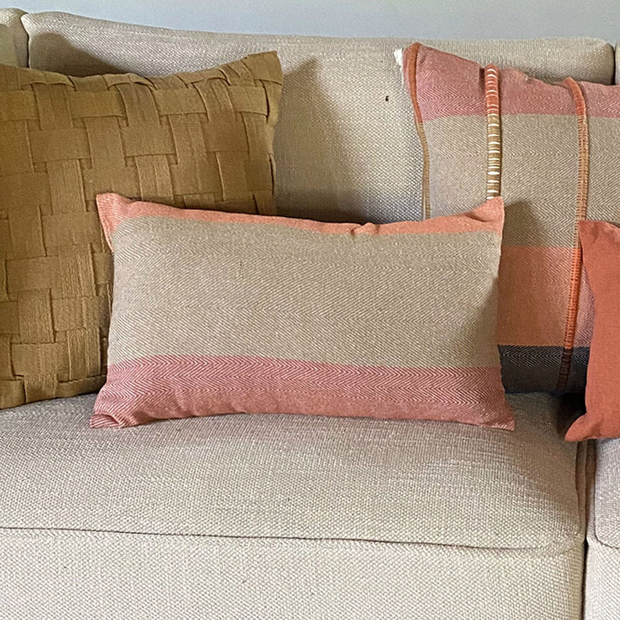 Capa de Almofada Terra Céu: Conforto Artesanal, Design Natural, Toque Suave