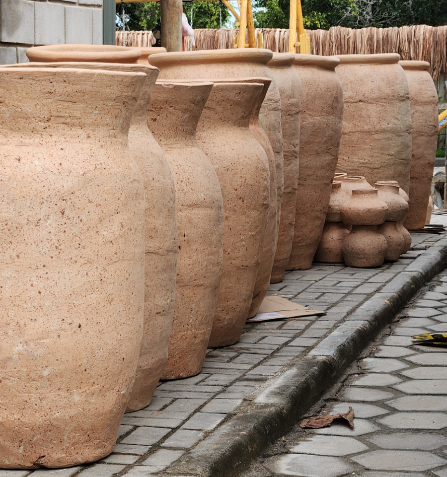 Vasos e Potes de Barro
