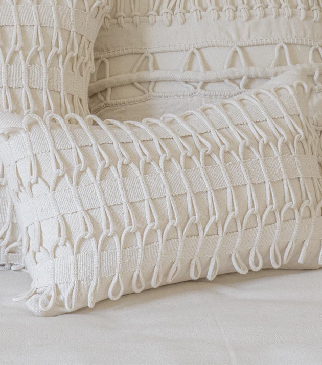 Capa de Almofada Retangular Corrente Santa Luzia Algodão Reciclado Cru Decorativa Artesanal