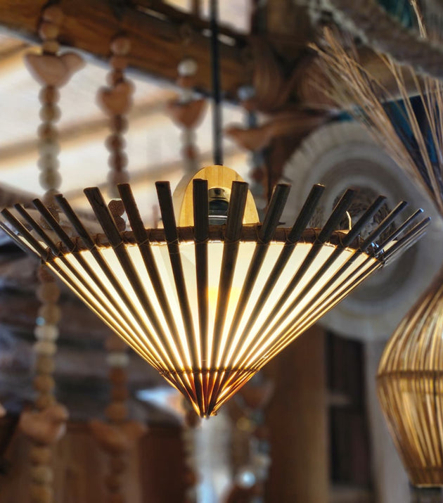 Luminária Chapéu Invertido com Acetato