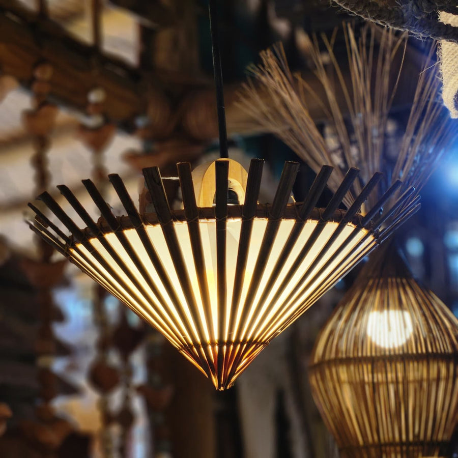 Luminária Chapéu Invertido com Acetato